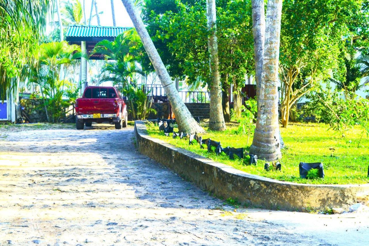 Helios Beach Resort Tangalle Dış mekan fotoğraf