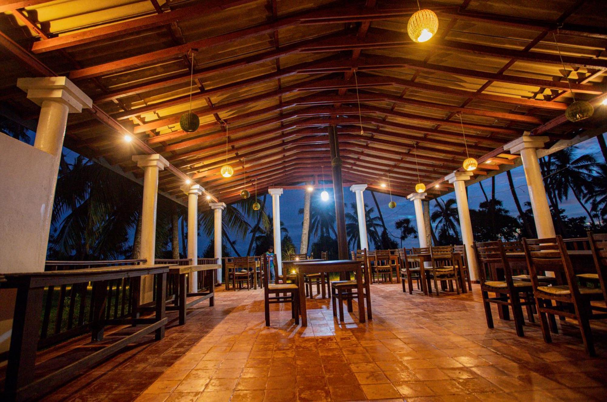Helios Beach Resort Tangalle Dış mekan fotoğraf