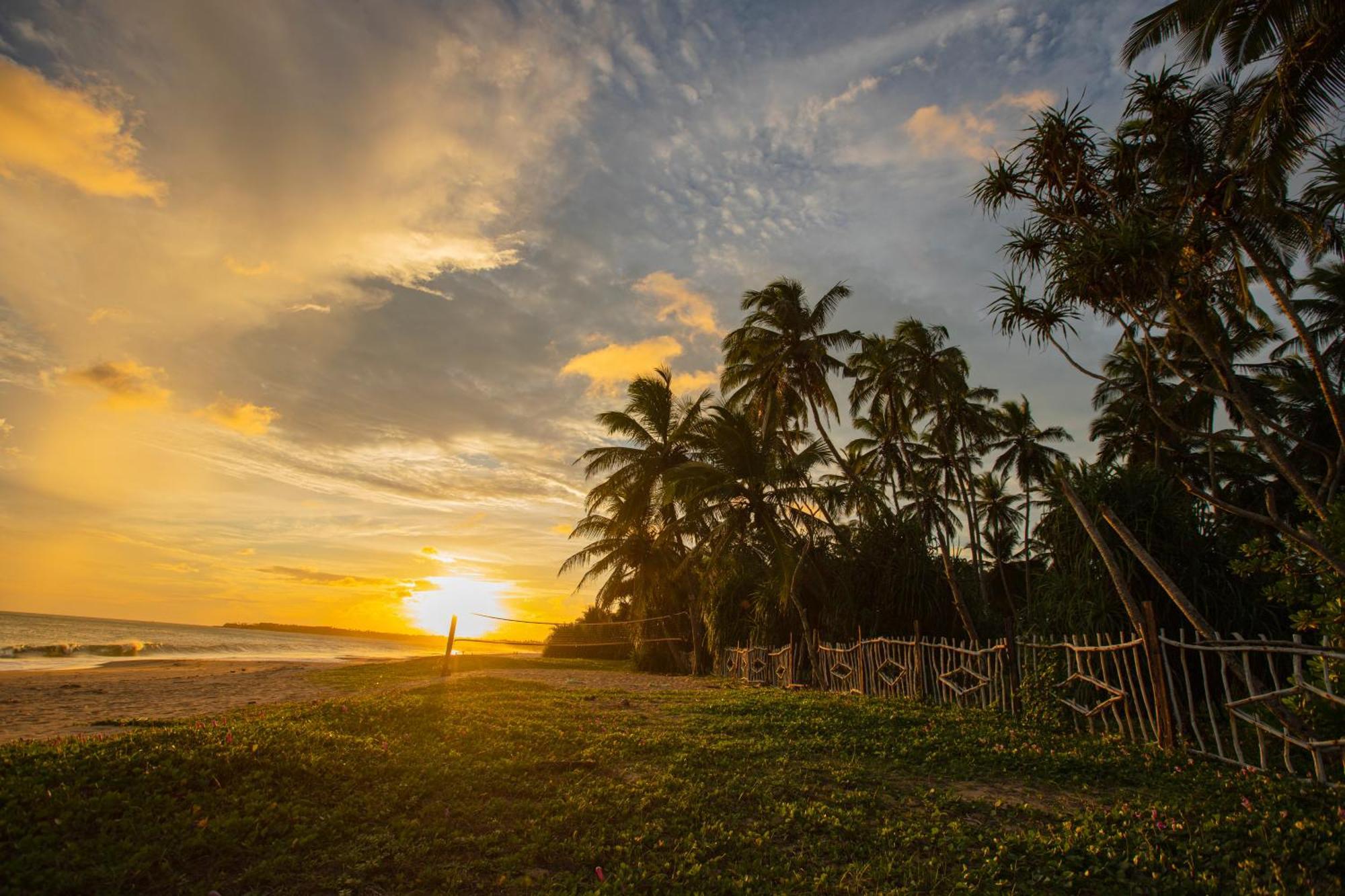 Helios Beach Resort Tangalle Dış mekan fotoğraf